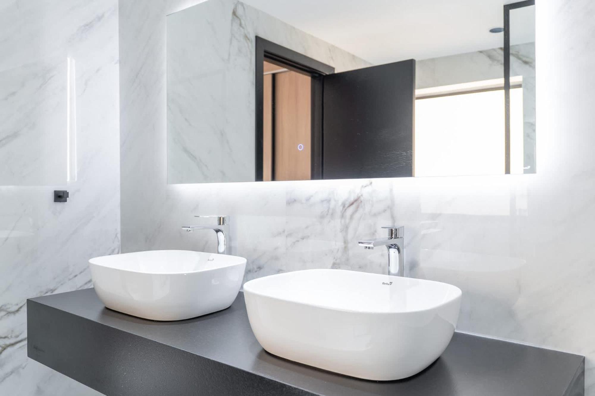 Bahar 2's Stylish 2 Bedroom That Sleeps 4 Apartment *